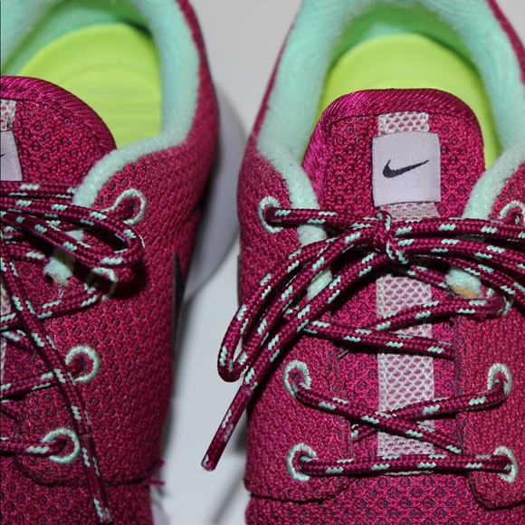 Nike WMNS Rosherun - Picture 3 of 4